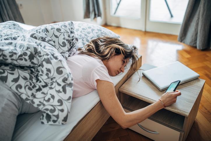 Sleep tips for retail shift workers this busy festive season | Features and analysis