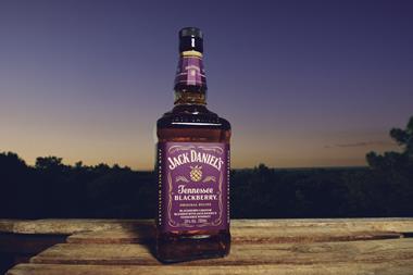 BFJB253560S__FY26_Global_JDTB_BottleOnBarrelDS-Static_HR