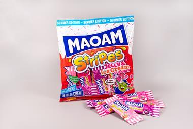 MAOAM Stripes Jelly & Ice Cream - Bag stood with individual stripes