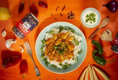 Thai Red Can LIFESTYLE