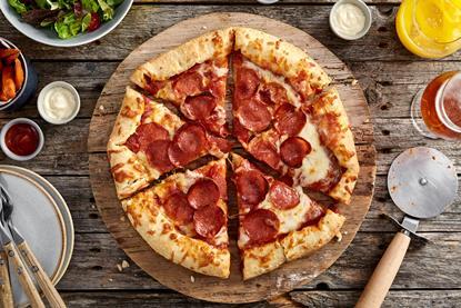 1-21-931500 Chicago Town 12 Takeaway Stuffed Crust Loaded Pepperoni Pizza - Lifestyle Shot