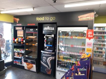 Costcutter Bargain Booze Purfleet2