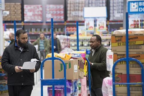 MAIN IMAGE RETAILER BUYING TOBACCO IN  BESTWAY