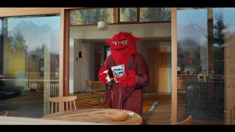 alpenAGrownUpMascot_MUM_ALMA001_030_2025_02_21_1054.00_00_22_21.Still002