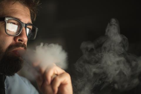 GettyImages-615834650 vaping