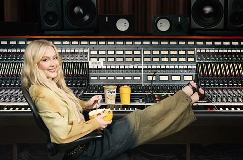 ZaraLarsson_5EssentialNutrients_Still1_Horizontal
