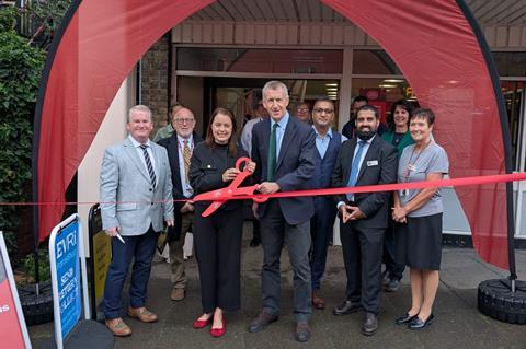 BarnsleyRibbonCutgroup